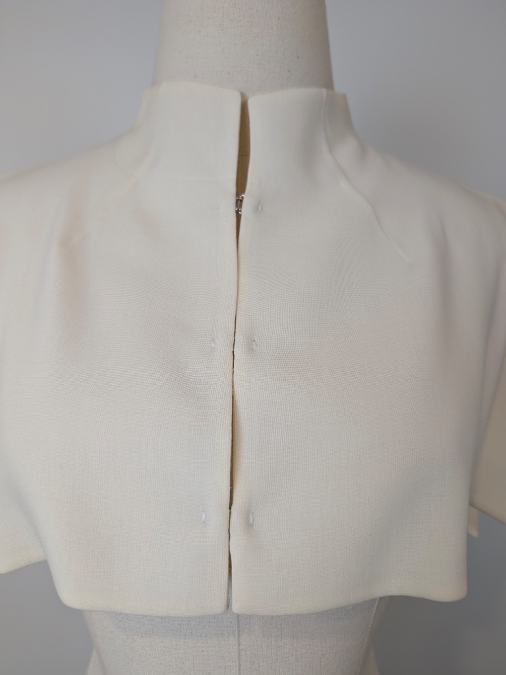 Akris Punto Wool Shawl Bolero Cream Ivory Size XS Luxury Designer - Picture 14 of 16